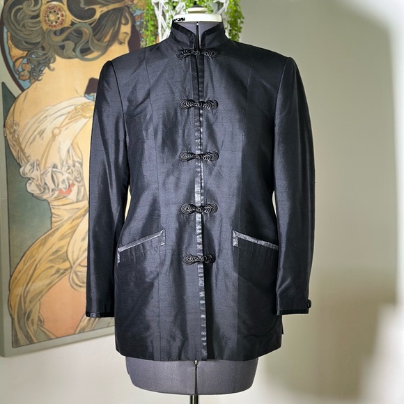 Women’s‎ Elegant Black Silky Jacket w/ Chinese Knots Frog Button Closures - Picture 1 of 7